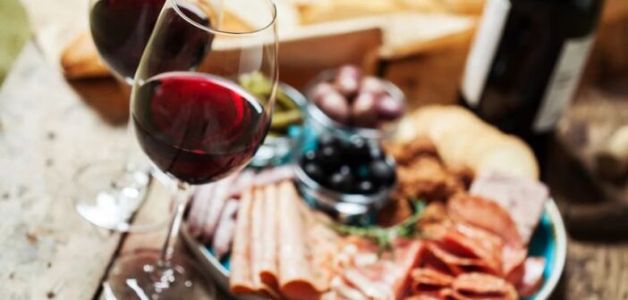 Come abbinare il cibo al vino?